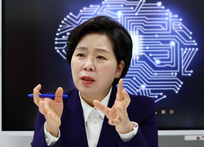 韩议员、前三星高管：敦促美国放弃对华芯片战略，美国越制裁，中国越努力
对于韩国而