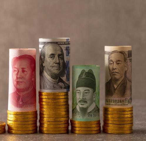 中日韩正商谈三边货币互换，拟建三边货币互换机制。

中国与韩国4000亿元（约5