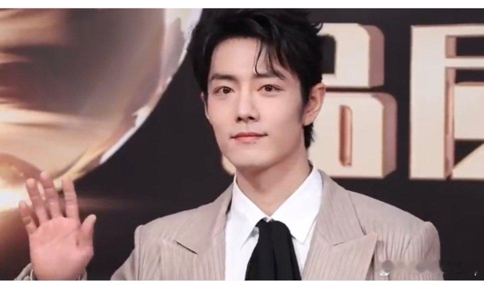 3月18日，肖战下下部剧《重庆号》！正午阳光出品，战争片，侯鸿亮在《得闲谨制》时