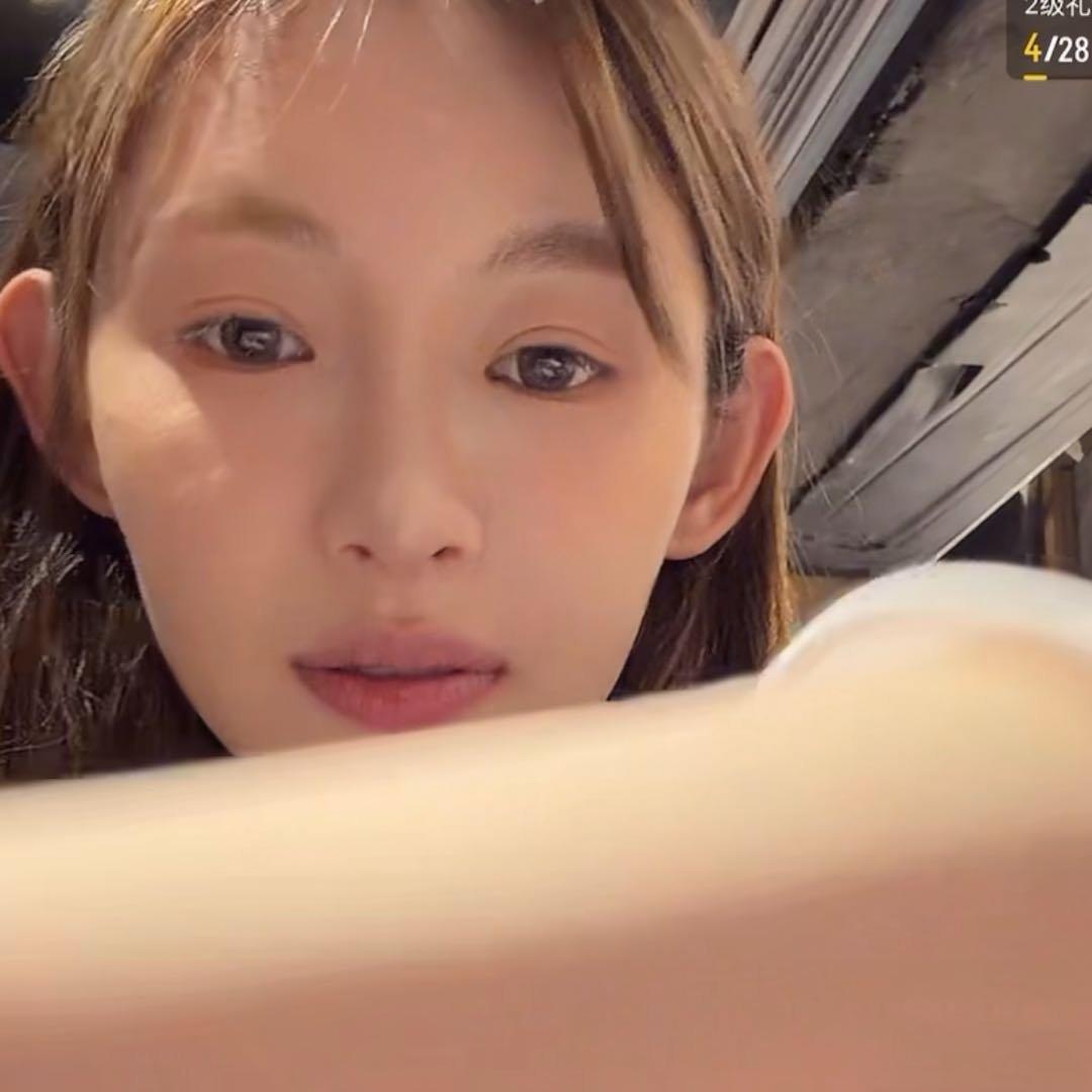 痞幼官宣分手：以平和姿态告别过往，共赴新程

2025年11月14日晚，机车圈顶