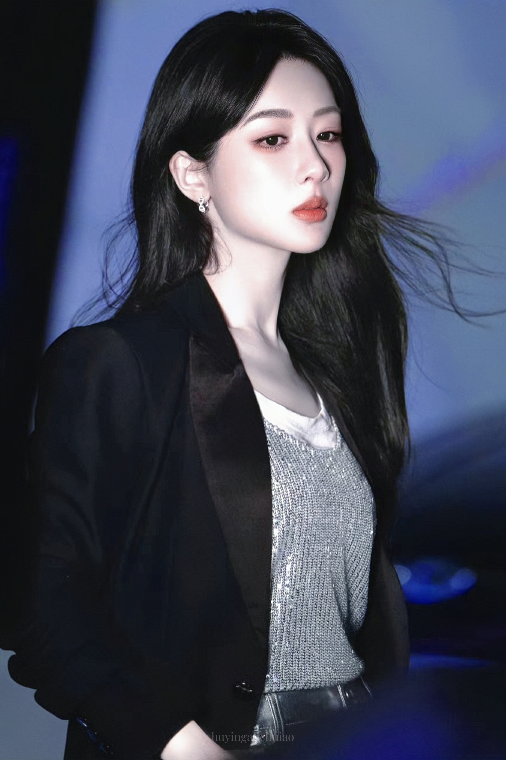 #杨紫简约西装#丨#奇瑞品牌全球代言人杨紫#女强人！酷毙了~  🆒girl[酷