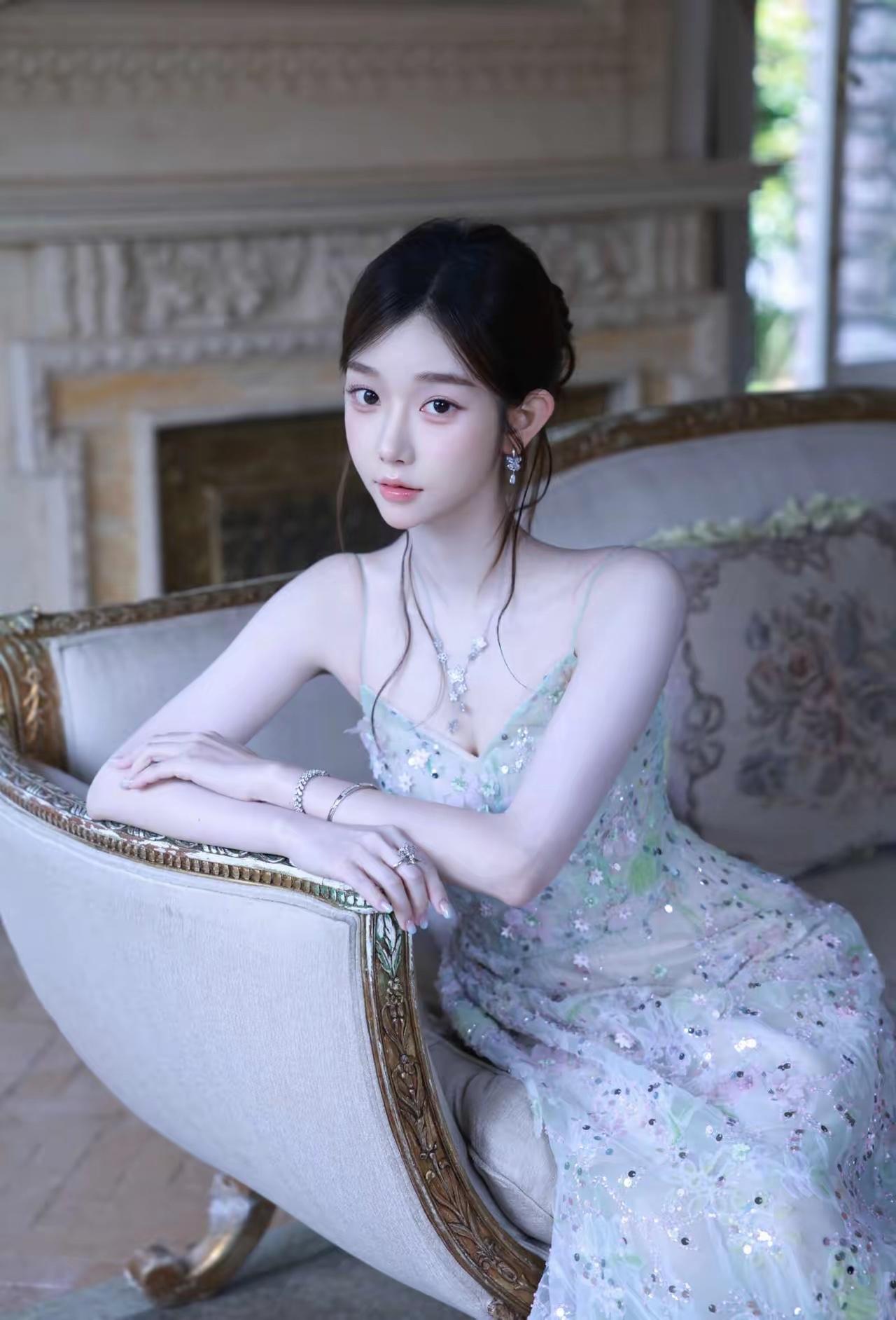 私房人像•
如果不曾遇见你，我本可以忍受孤独。   
微单 摄影 我镜头下的神仙