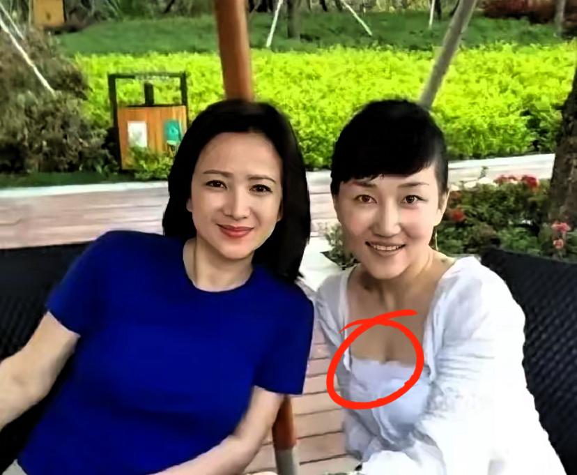 姐姐何晴走了，妹妹何明没哭，
反而悄悄长舒一口气。
这不是无情，而是熬了三年、