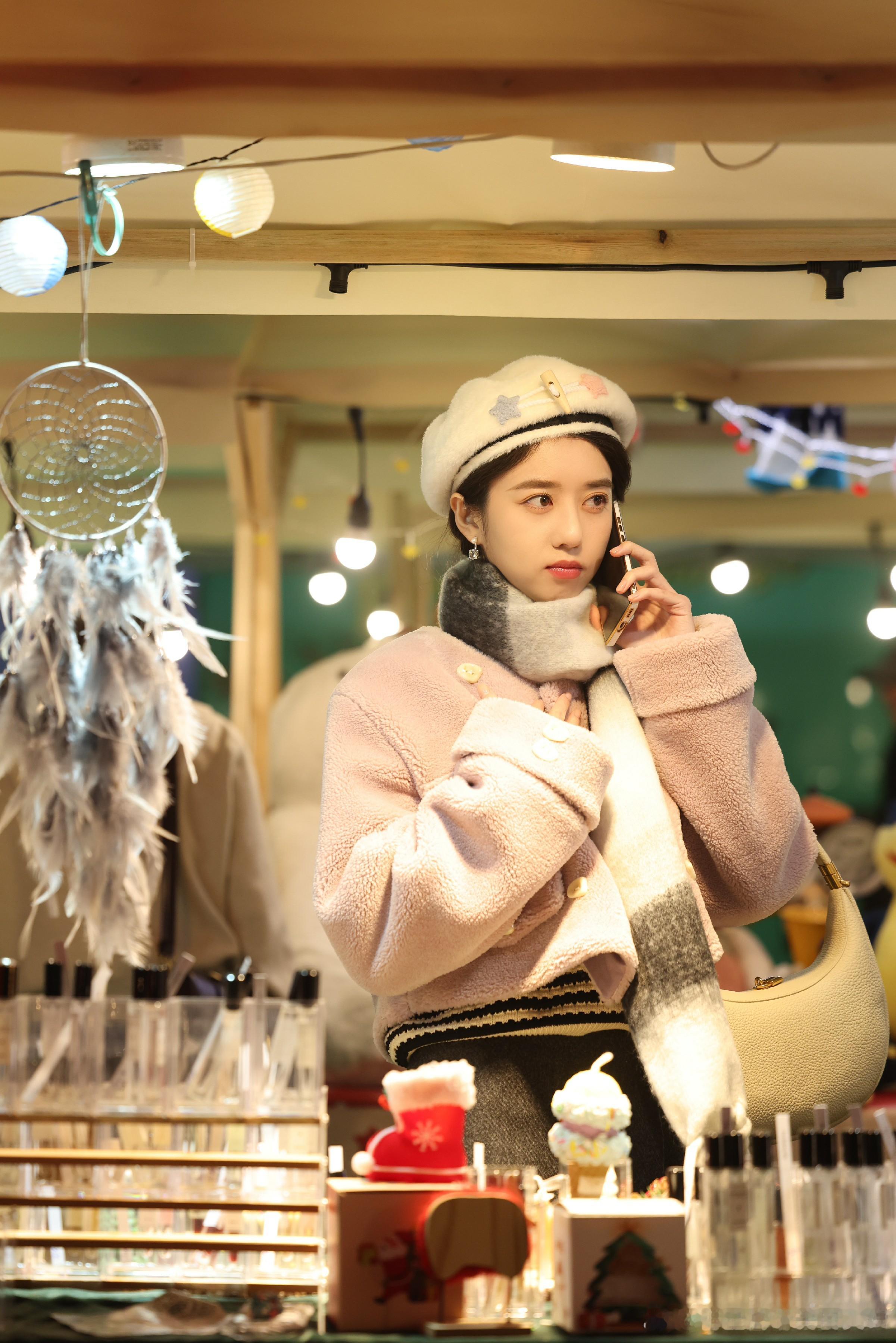 《他为什么依然单身》热播，李凯馨演绎“宝藏女孩”夏小满  李凯馨在《他为什么依然