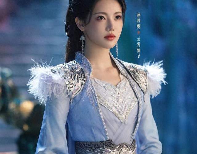 05后艾米 debut 就惊艳？《师兄太稳健》选角太绝了