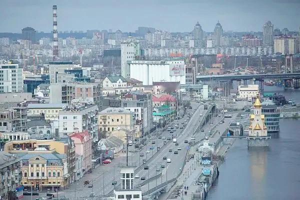 基辅这日子，又炸开了锅

基辅市区又不太平了。当地时间15号，爆炸声一阵接一阵，