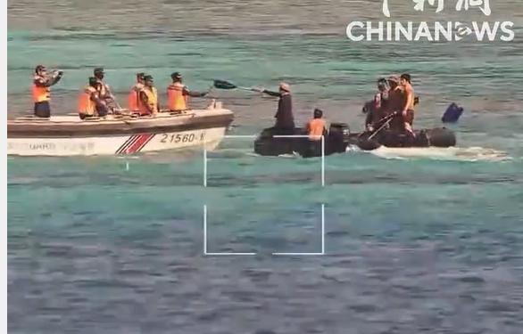打起来了！菲律宾几只菲猴又又又猖狂起来。

昨天九点多，仁爱礁那片水域，我们一艘