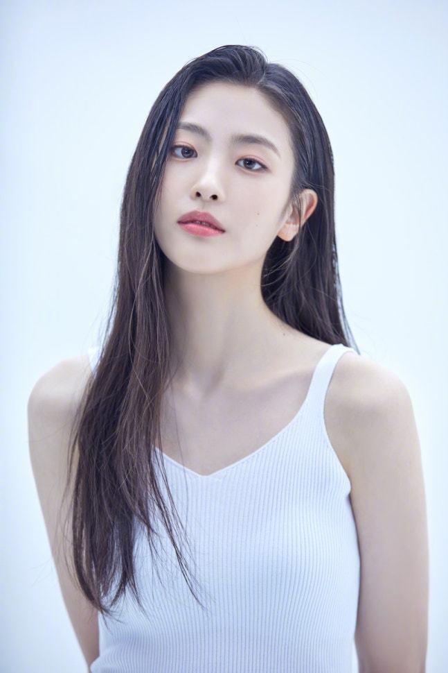 吴礼珠[超话] 有望出演SBS新金土剧觉醒 女主角，合作李浚赫[超话] 。吴礼珠