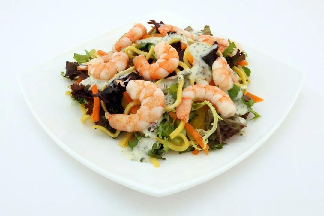 【早期肺癌术后吃什么补品好？】#健康食补课堂# 早期肺癌术后是一个需要注重饮食的