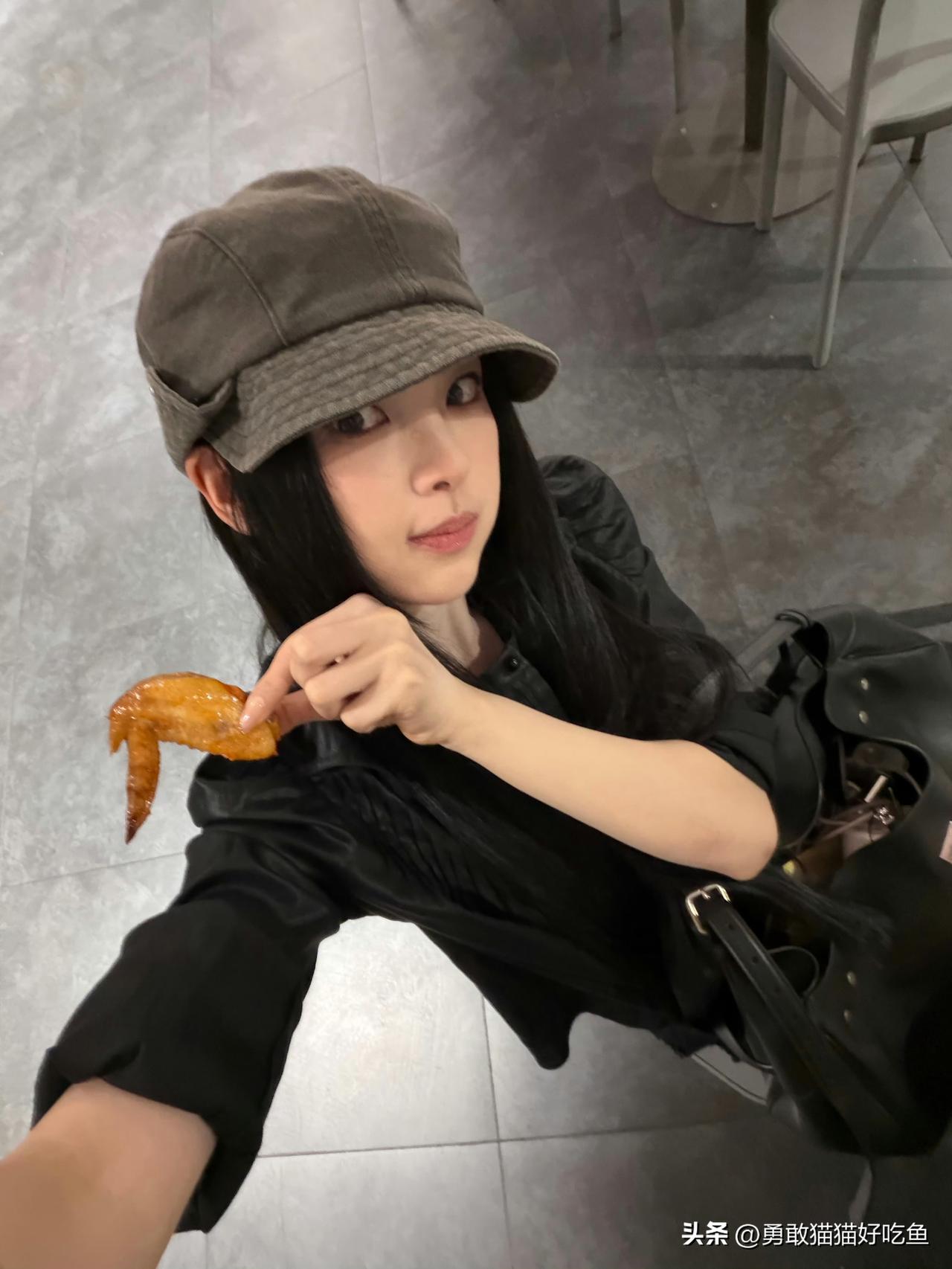 杨超越分享图片
