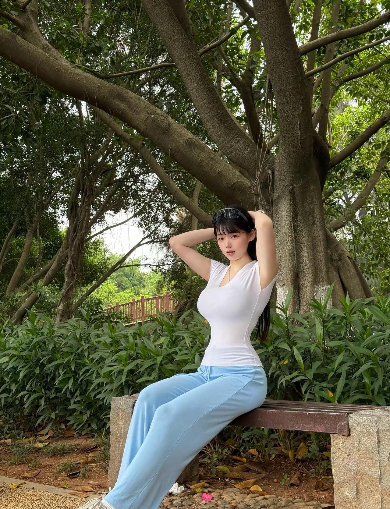 树下🍃。随性chill 户外自由感拍照 ootd