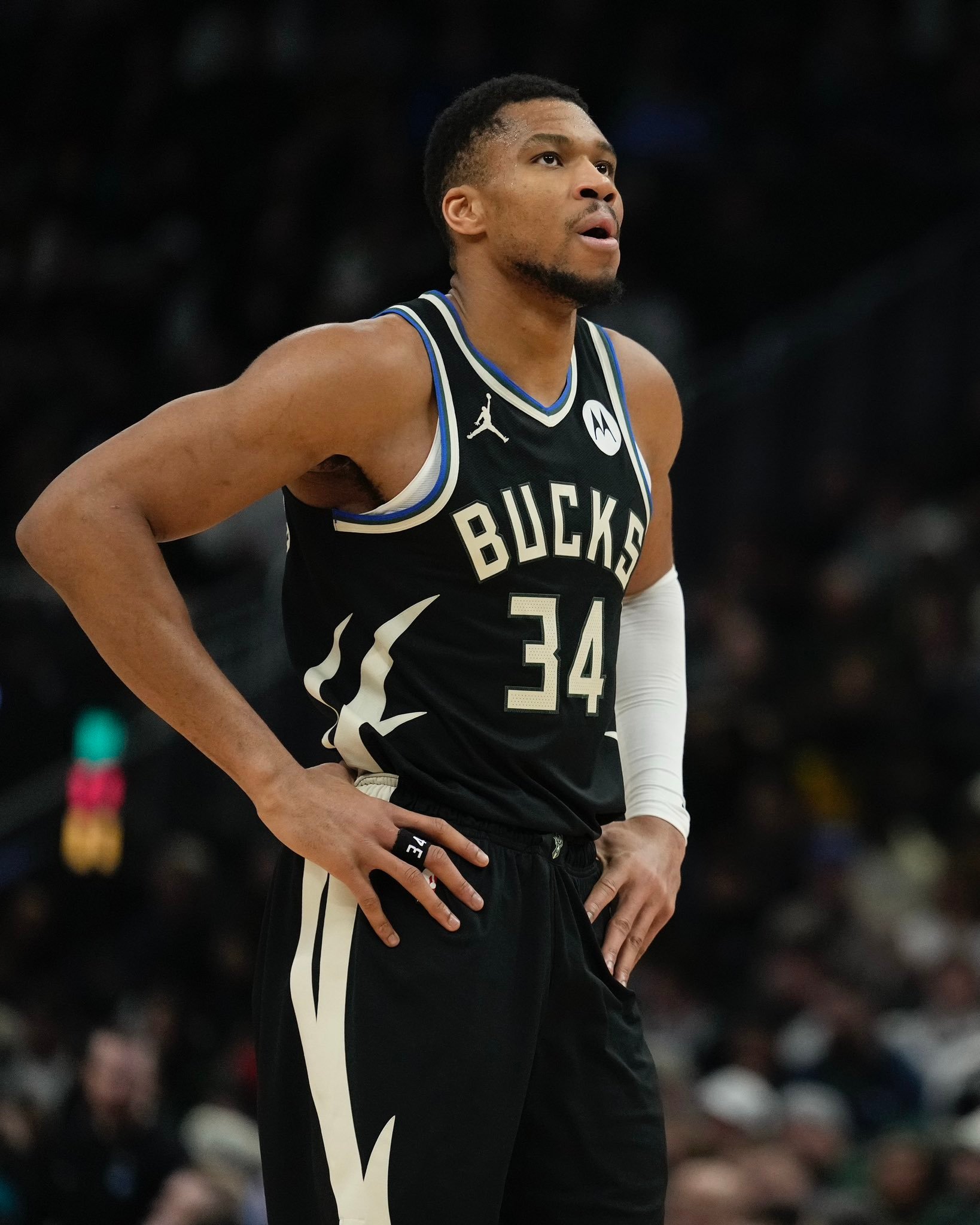 字母因小腿拉伤缺席2-3周，将无缘全明星赛。谁递补呢？吹杨和三球不是国际大队，小