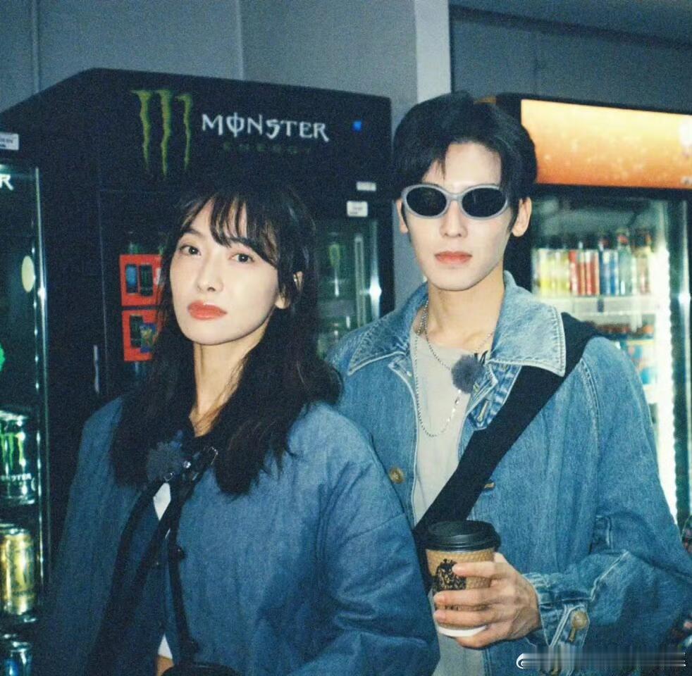 #宋茜侯明昊素颜##花儿与少年[超话]# 花少，宋茜&候明昊巴黎站宋茜当导游，执