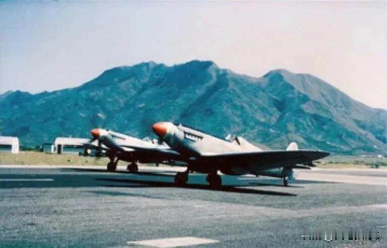1952年5月，香港辅助空军的“喷火”Mk24型战斗机，这批飞机总计6架，由英国