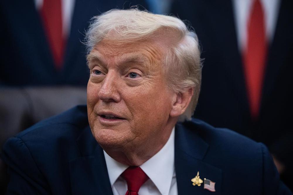 美国总统特朗普不查不知道，一查才知道
他是美国史上首位亿万富翁总统
 
总统赢得