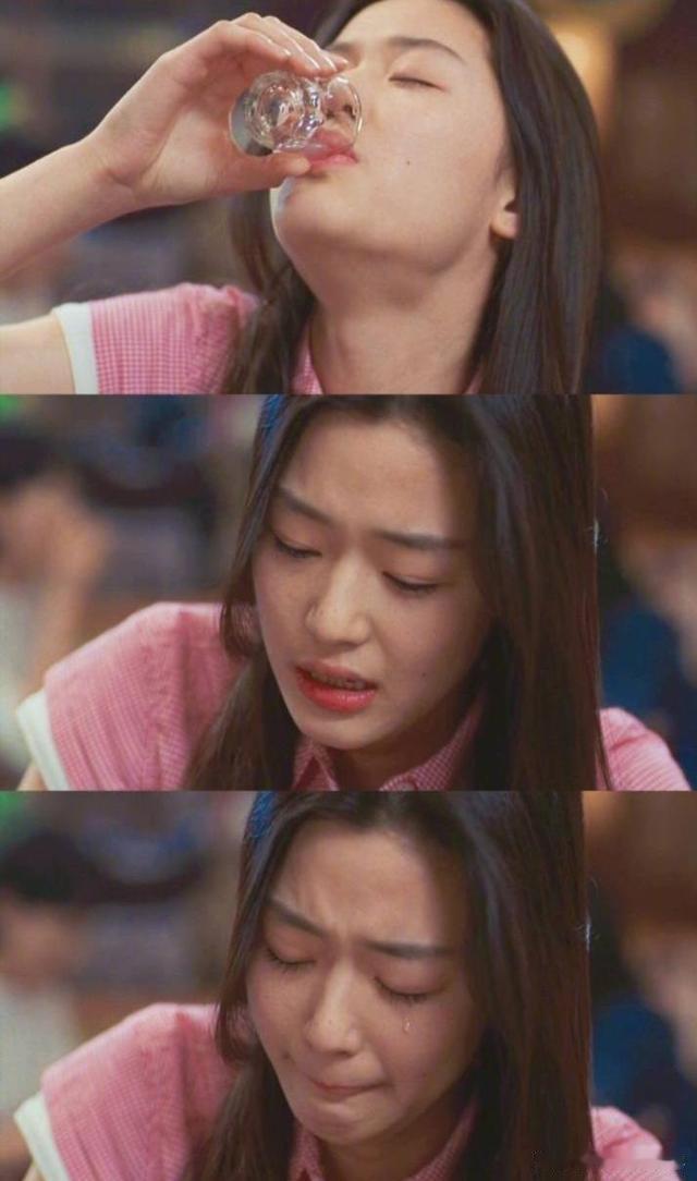 全智贤，一个韩国艺人，在作品中有辱华言论，这是个事实。
个人感觉比那些个人行为不