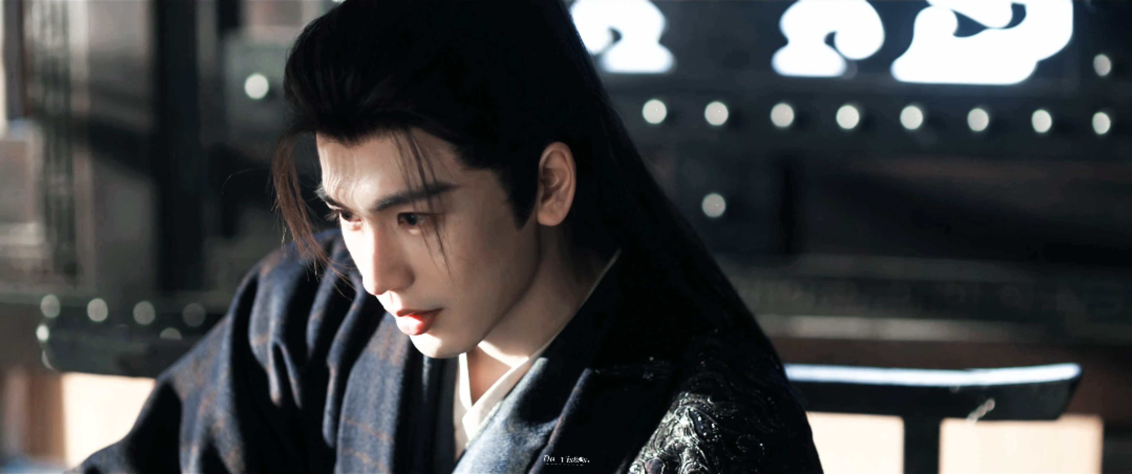 张凌赫逐玉收官快乐感谢你塑造出的谢征也期待你的待播剧这一秒过火演员张凌赫越来越好