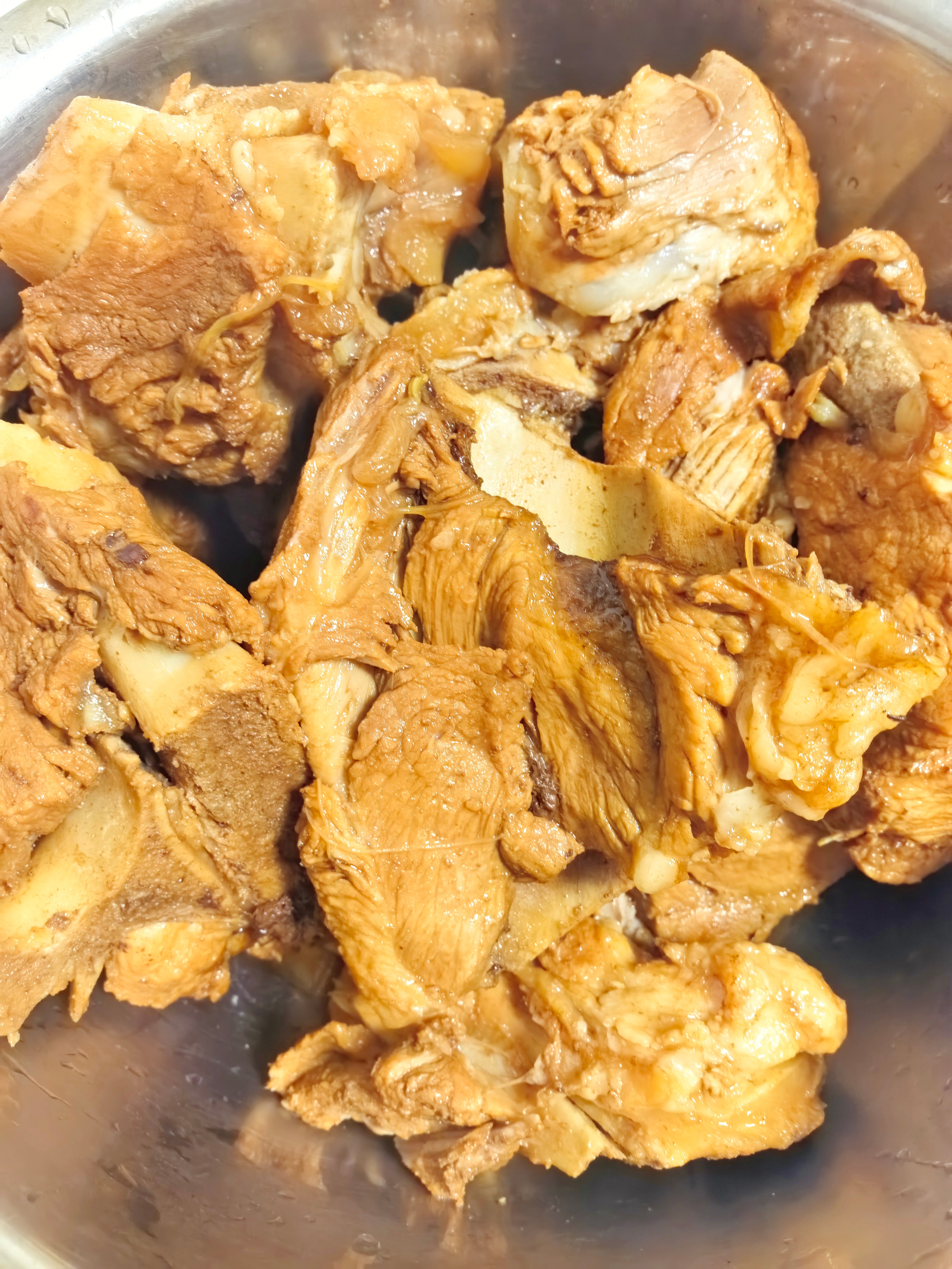 今天晚上有没控制住自己 好婆婆给炖了扇骨好吃😋真香！就是这肥真难减啊