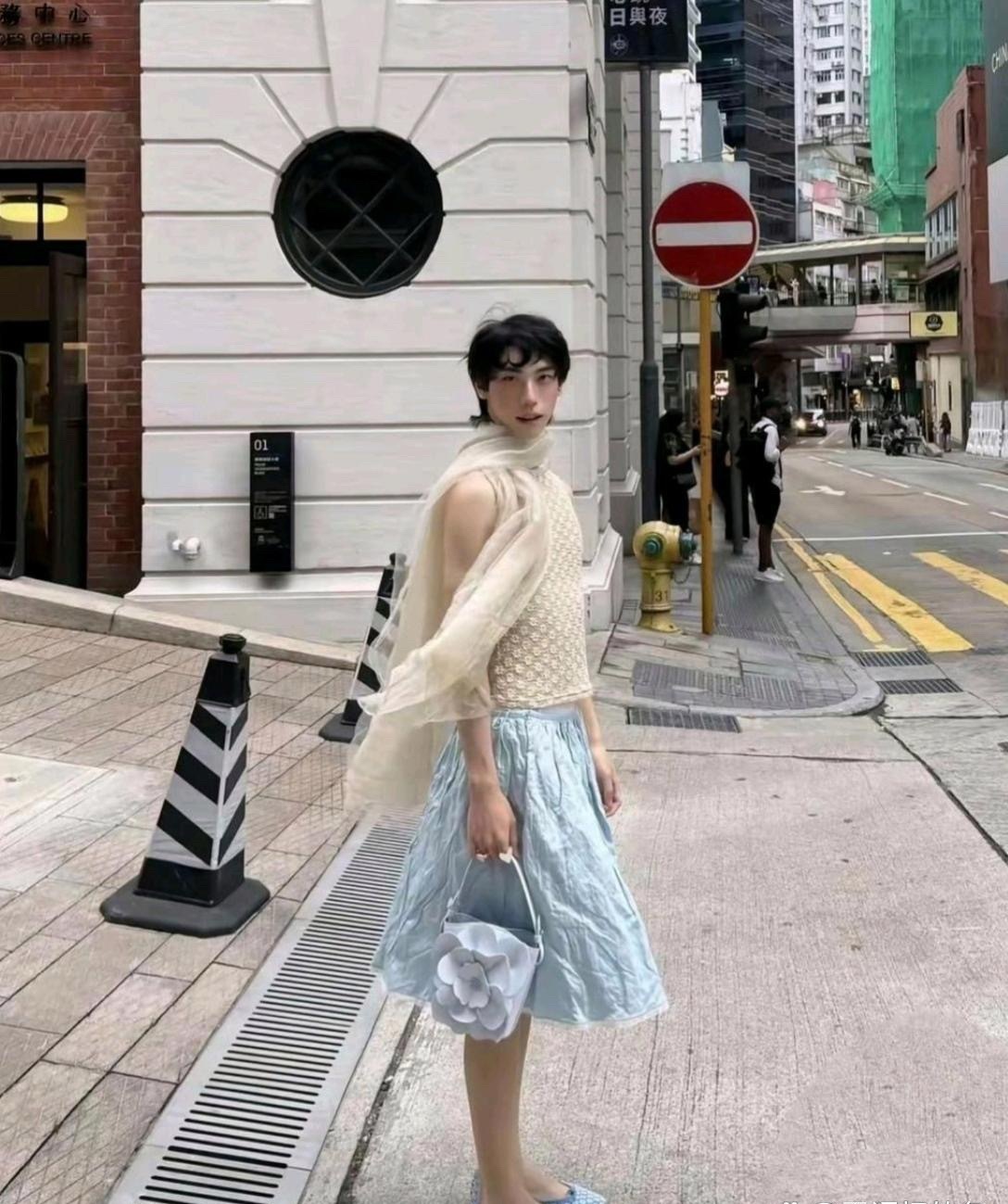 伊能静的儿子。 
