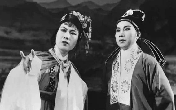 花旦比小生高太多的话，镜头画面总缺少点美感，人物感也会差点

袁雪芬气场大 身高