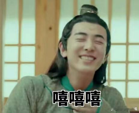 李川是懂怎么让我笑到扶墙的！李川行走的表情包 每一个瞬间都能截图当素材，这波操作