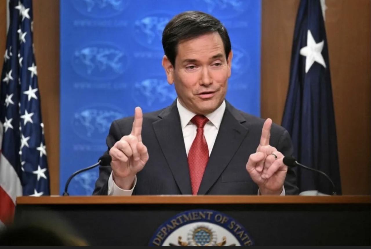 美国对华鹰派代表人物卢比奥，这次罕见地低下了头。他公开表示，资本主义用23年没改