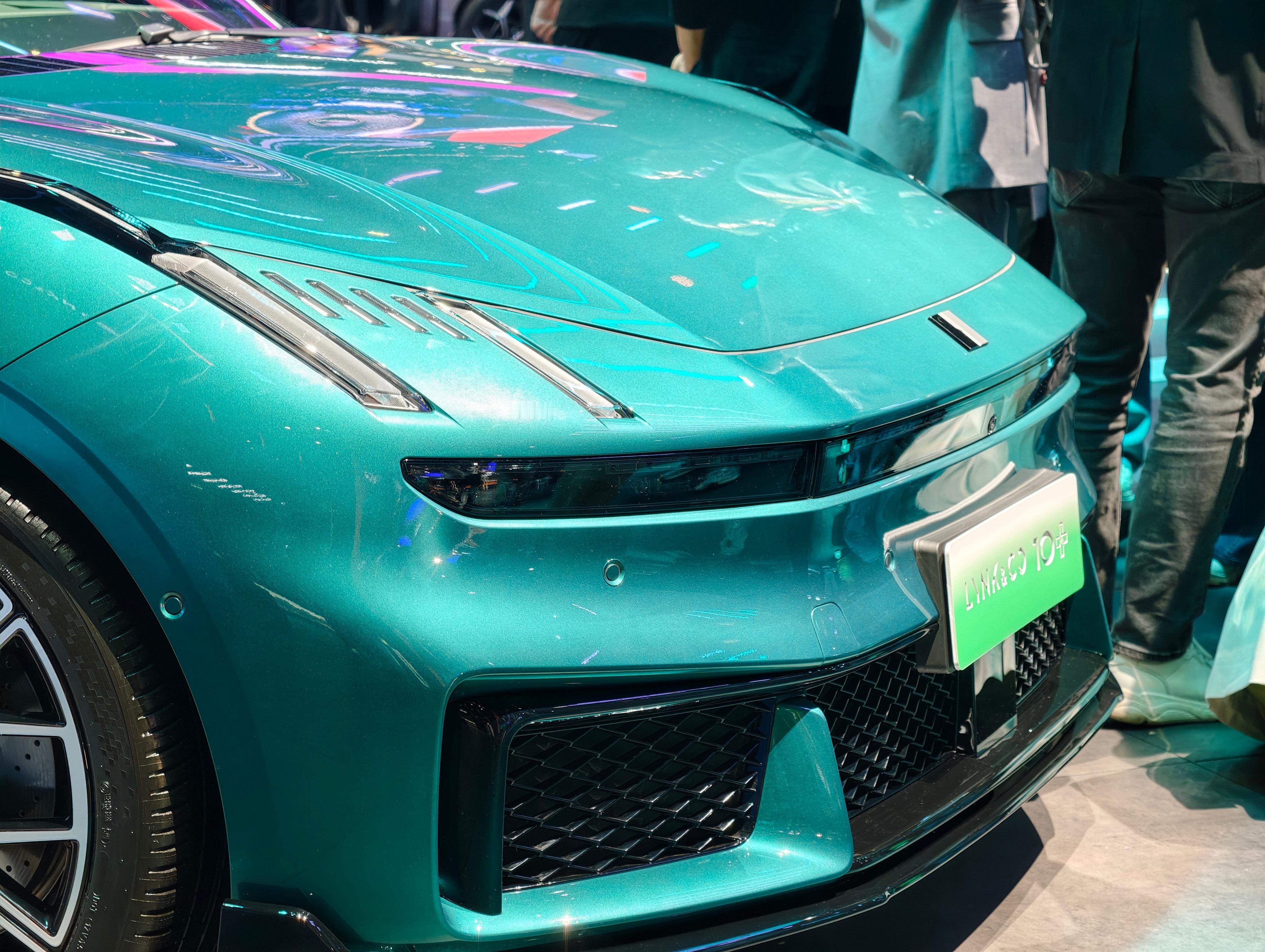 领克这次是真的不玩虚的，直接把纯电该有的样子给做出来了，亚洲山脊赛道圈速直接拿了