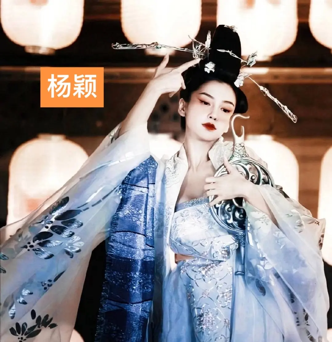 杨颖。