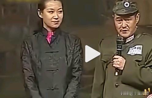 生活中尊重，夫妻恩爱，可以演好更多的戏！
赵本山与妻子在《沙家浜》中演绎阿庆嫂与