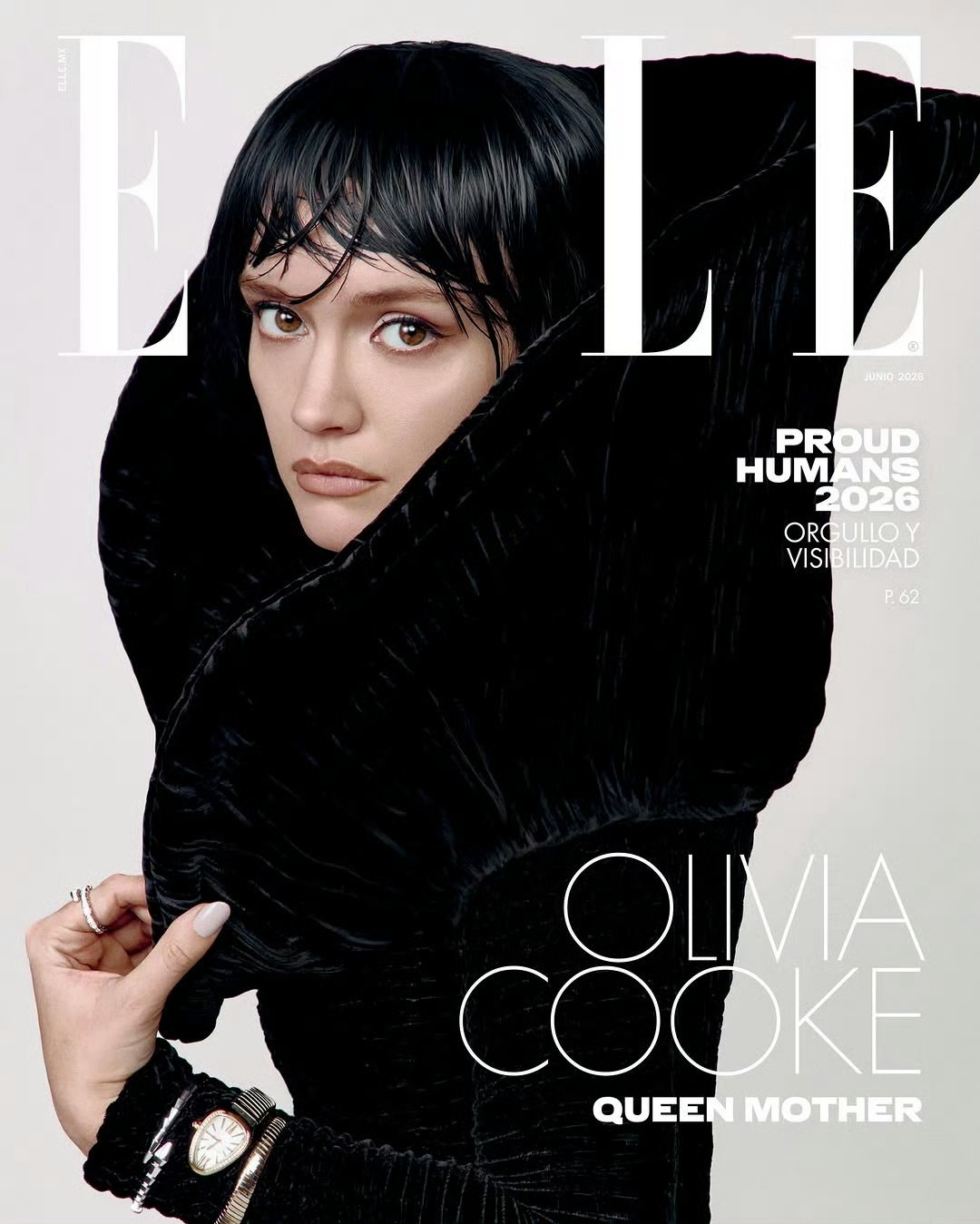 Olivia Cooke  Elle Mexico摄影： Bryan Flore