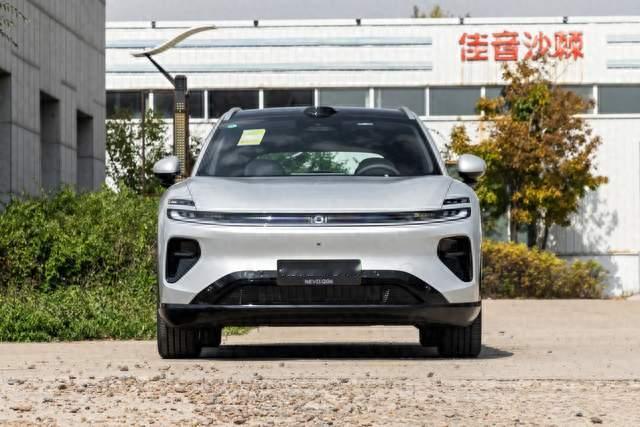价差3000元,实测长安启源Q06对上海狮06EV,你选谁?