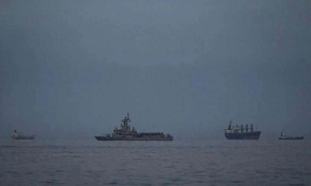 作为盯着大洋彼岸政局这么多年的老观察员，看到这回票型出来，我真气笑了：这不就是纯