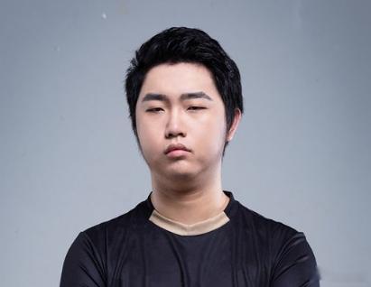 MDY的YY聊天，kaka爆料YB之所以换掉熊哥是Emo想打，但是主动权在熊哥自