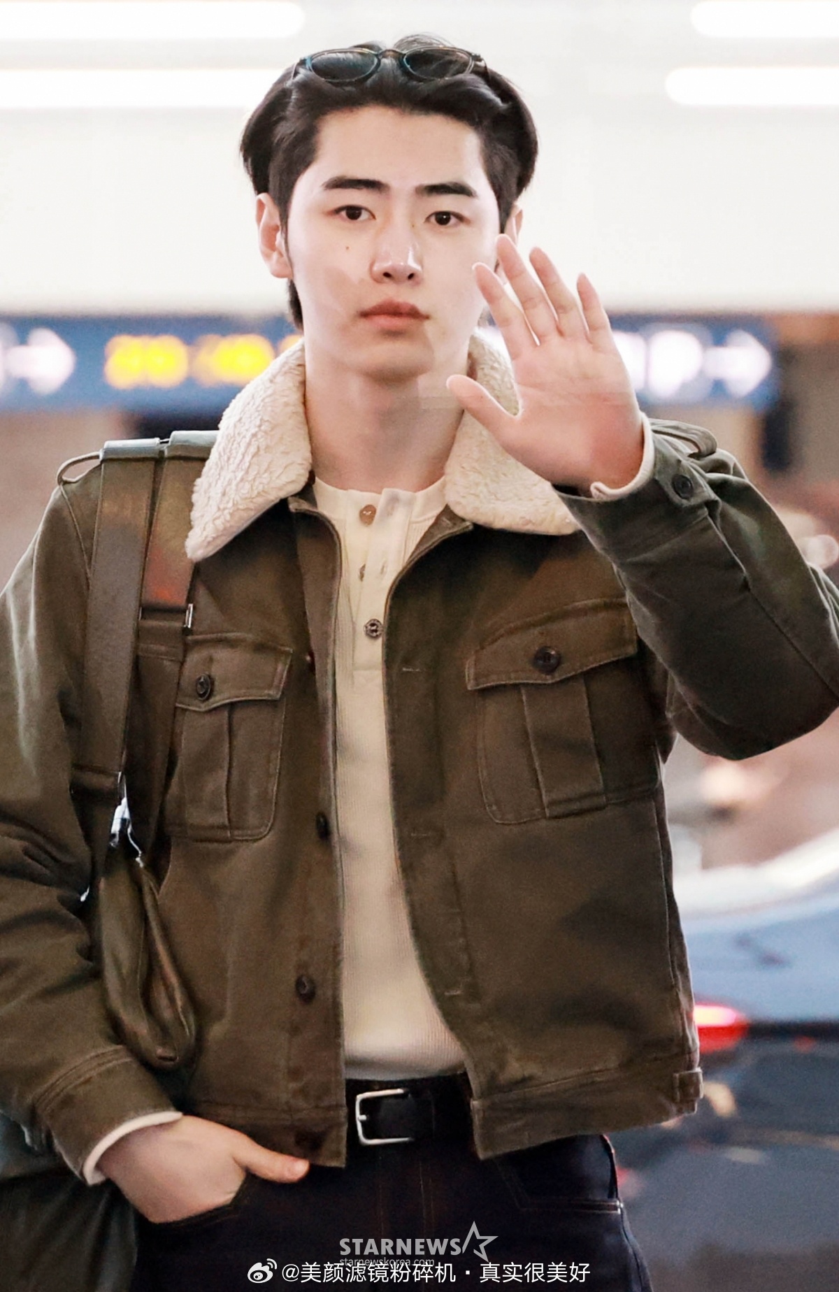 朴成训今日机场新闻图 