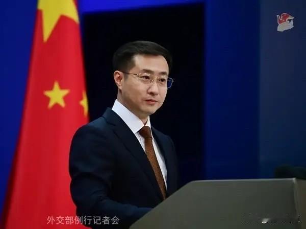 近期国际局势又开始暗流涌动，美国一直在单方面施压、疯狂制裁伊朗，还拉拢不少国家跟