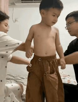 小孩：你们清高，不用经过我同意了吗？