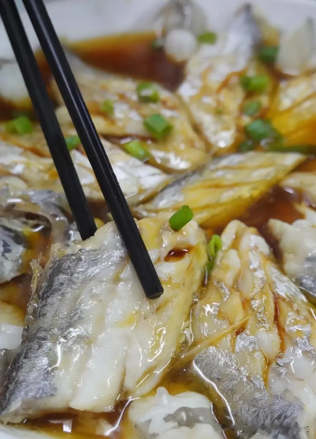 婆婆下午到的。回家有好吃的了。还有我们小时候最熟悉的[捂脸][祝福][祝福][祝