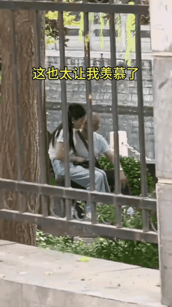 恋爱泡妞，各凭本事。羡慕不来，嫉妒不来，恨不起来。