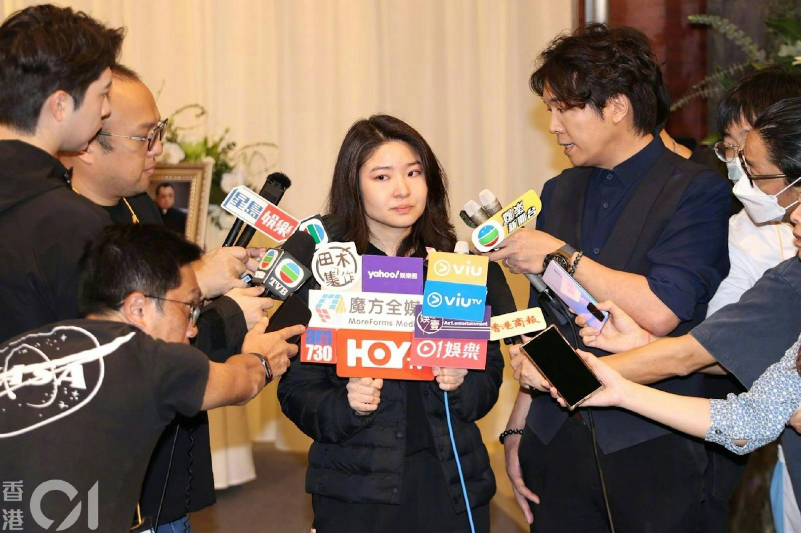 许绍雄女儿斥责钱翰群泄露丧礼细节钱翰群向许绍雄家属道歉 12月6日，许绍雄女儿许