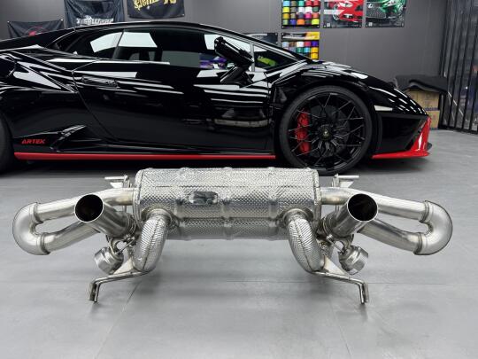 你的v10发动机缺少一个排气管吗？