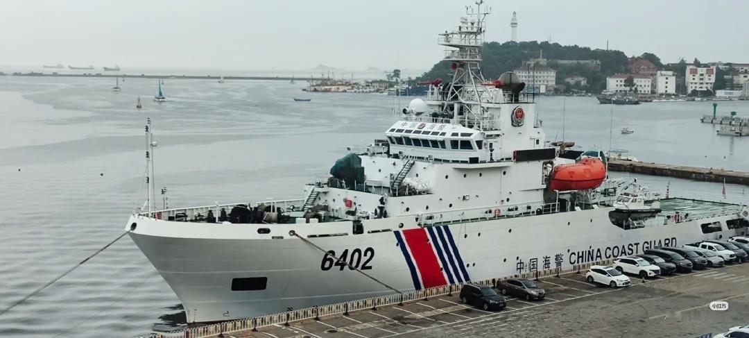 海警6402舰：北海局的老执法舰至今未加装舰炮。 ​​​