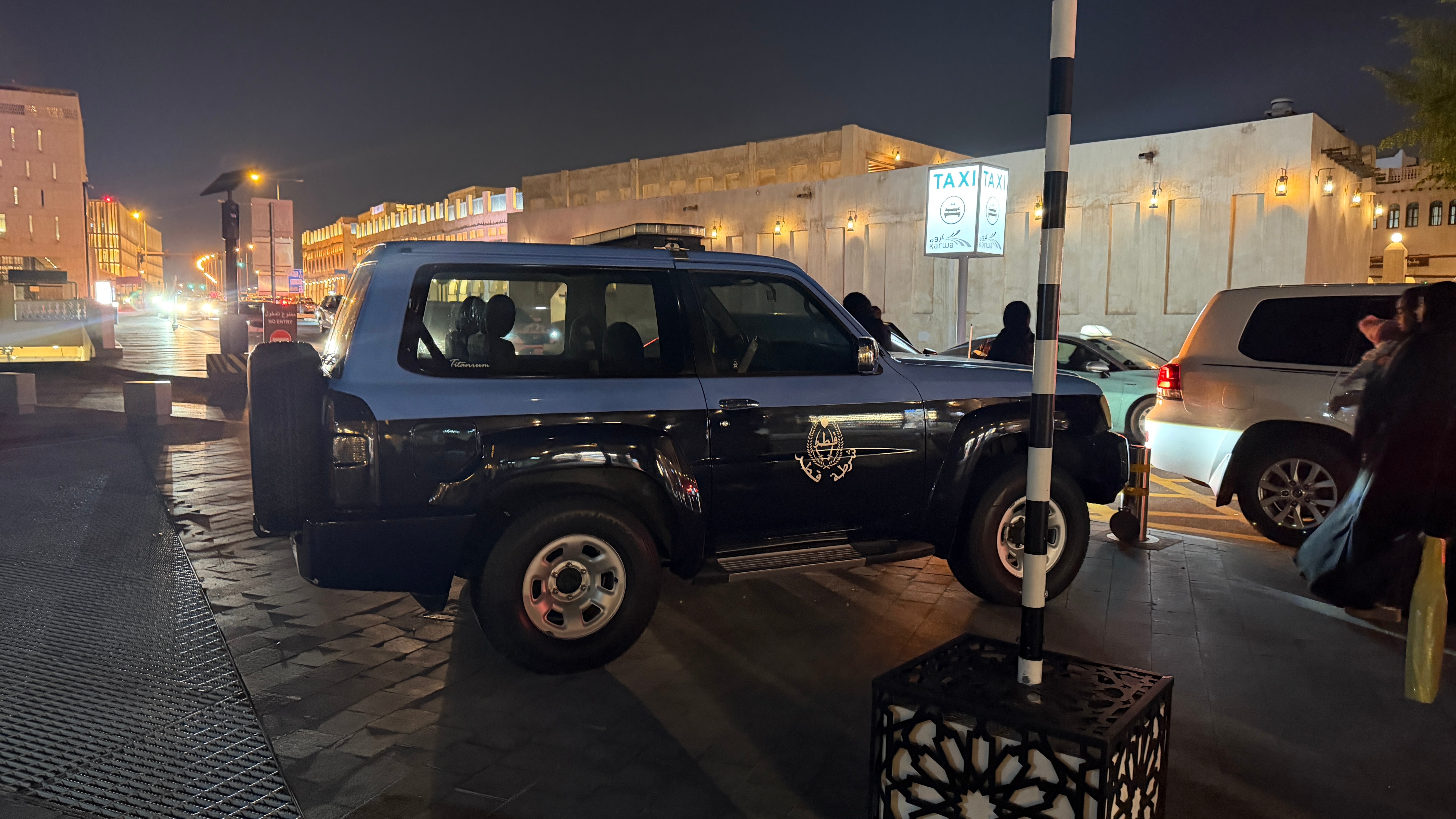 被这警车🚓帅到了日产途乐Y61在中东非常受欢迎，硬派越野界的地位不可撼动和LC