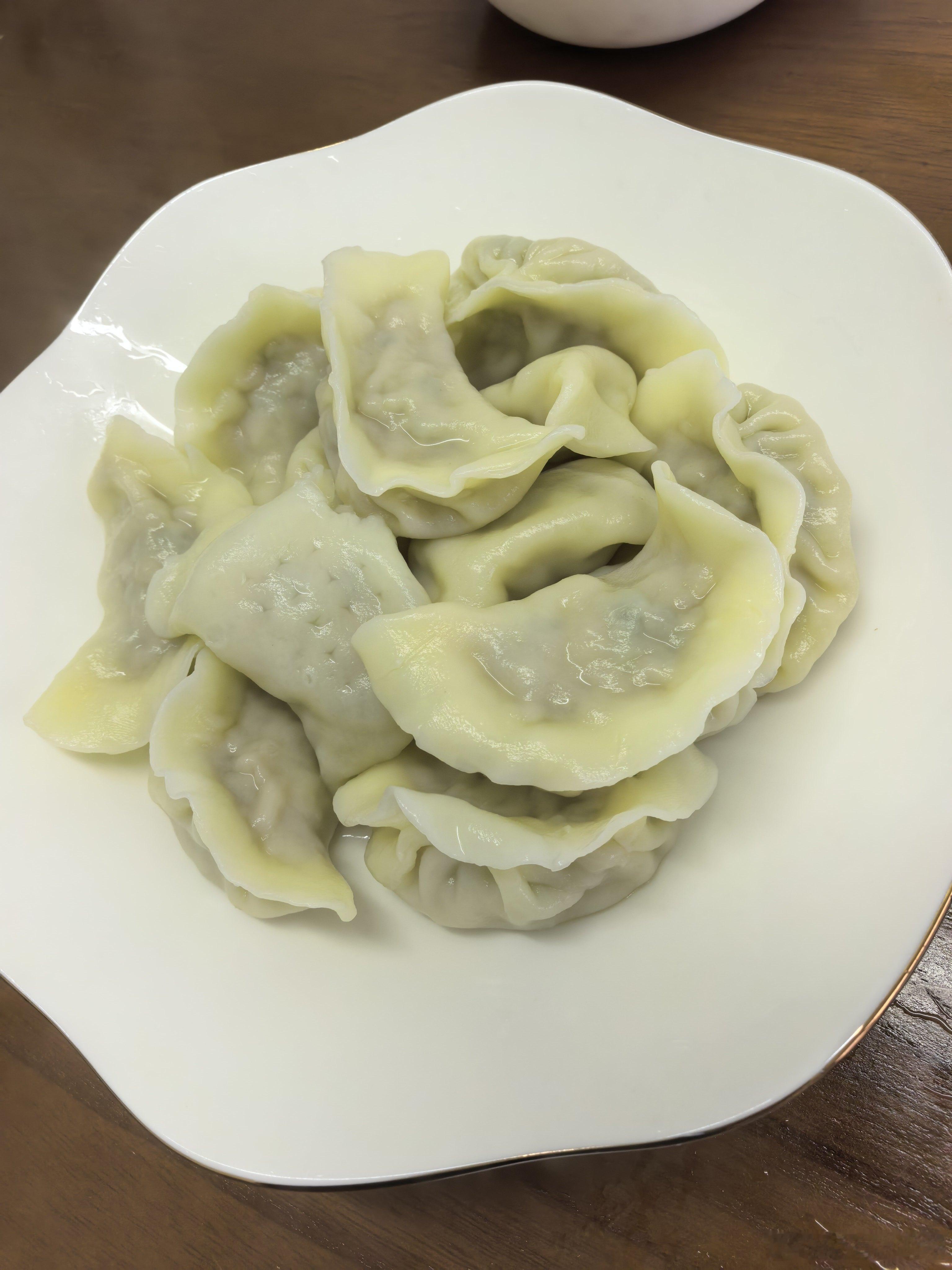 不可辜负的美食 图一：天气阴阴的，馋辣的了，正好有个锅底，来一锅。图二、三、四：