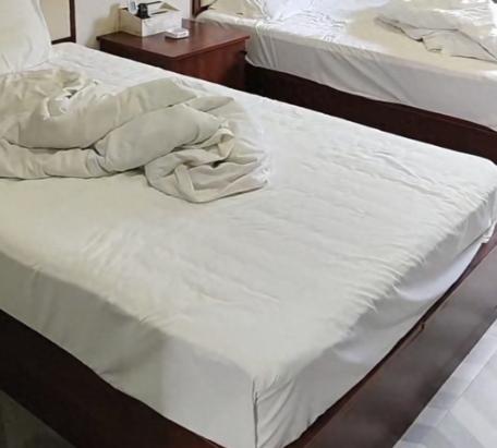 太丢人了！安徽宿州，一女子入住酒店，结果第二天退房后直接把房间内的东西全带走了，