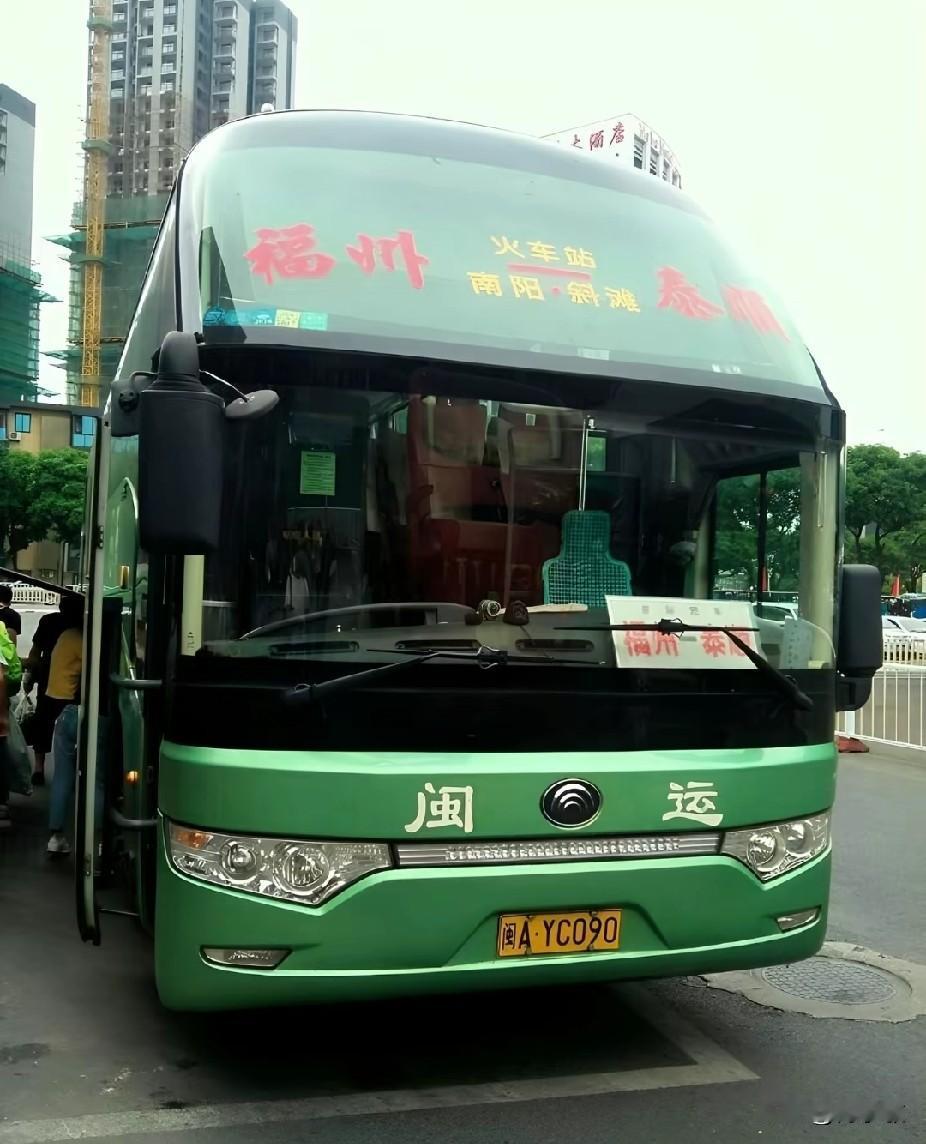 福建曾经开出的省际长途线路（十），还有多少在跑？
福州—泰顺
福州—汕头
松溪—