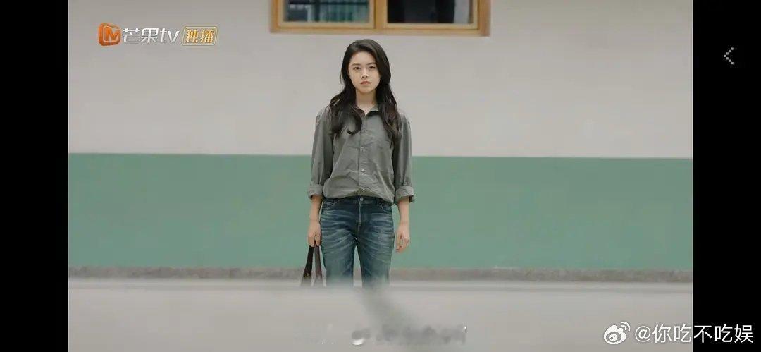 赵今麦在剧里脸部线条怎么这么崎岖 ​​​