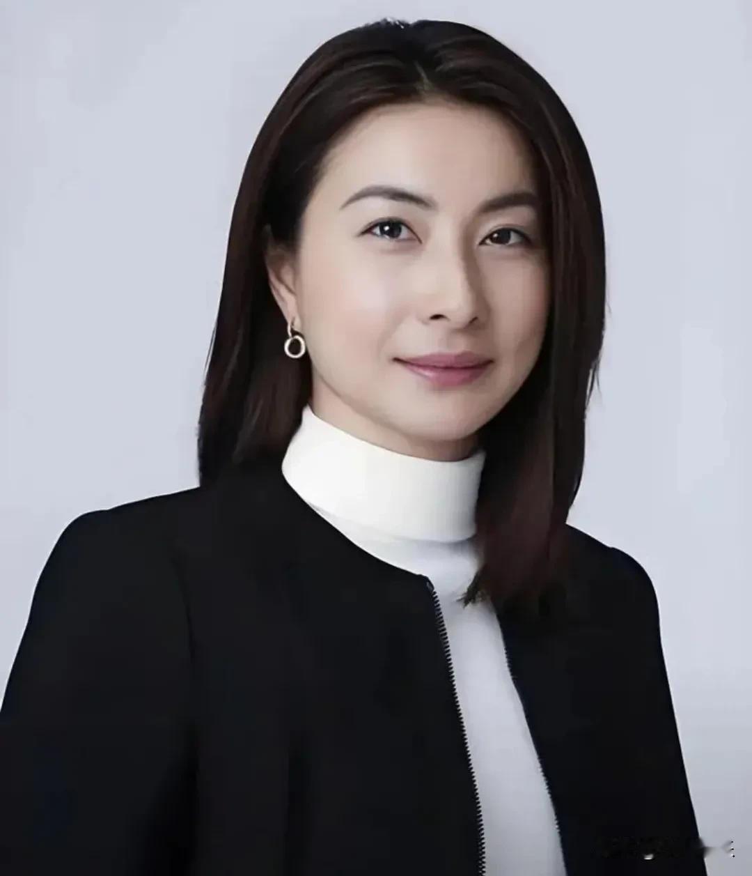 郭晶晶杨澜，罕见同框！

7月5日，“跳水皇后”郭晶晶和“央视名嘴”杨澜在新加坡