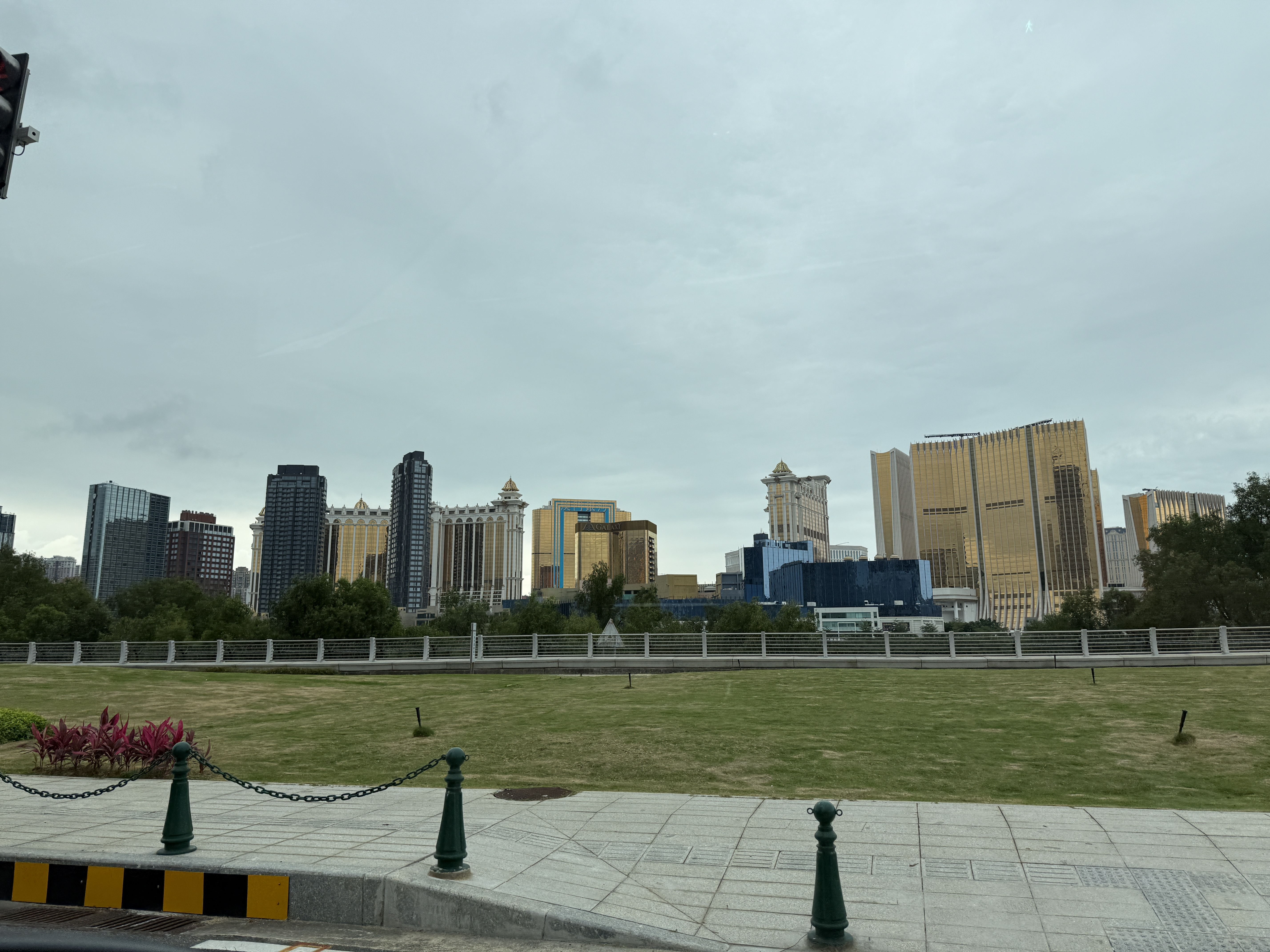 和澳门隔江相望一下