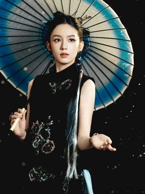 我妈和我在央视网晚各追各的星《论网晚如何同时征服我和我妈的遥控器》📺我这边刷着