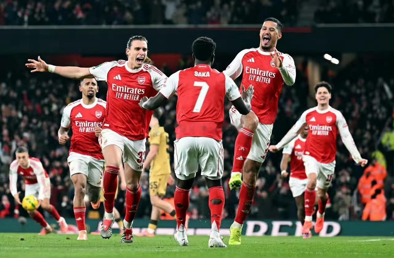 纯粹贝尼特斯系统局，多次神扑阻止进球，水晶宫*就一次射正打进了点球大战 